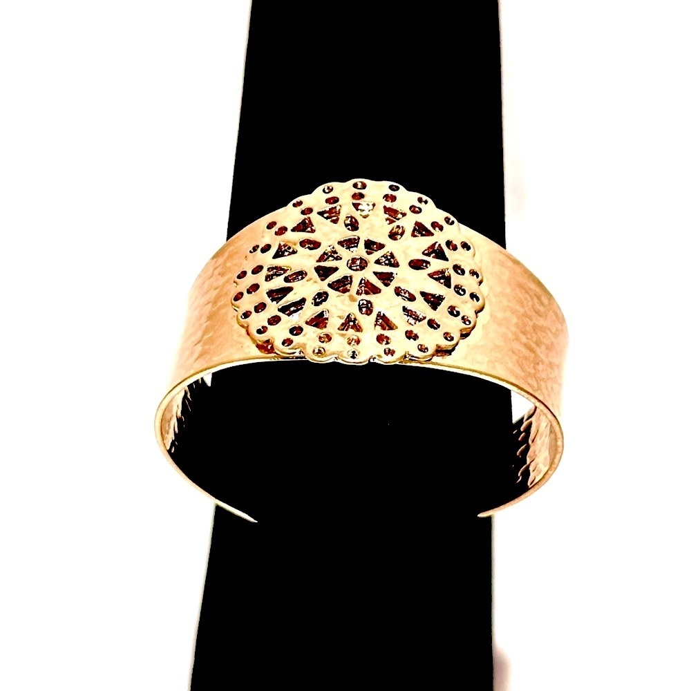 CHICO’s |  Leila Hammered Gold Medallion Cuff Bracelet | NWT